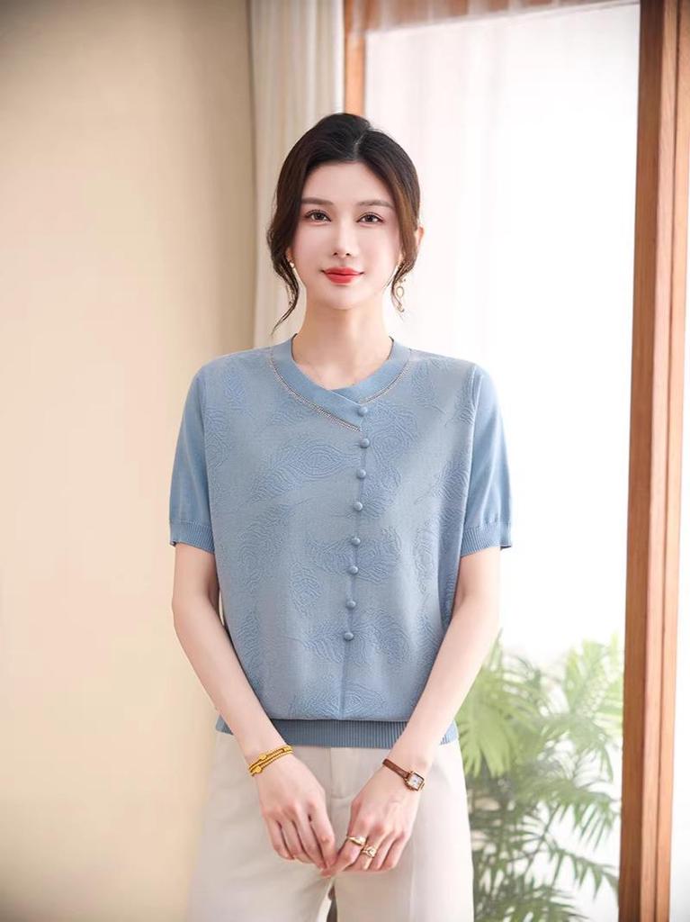 Ice Silk Short-Sleeve Women's T-Shirt: 2026 Fashionable, Elegant, Thin Knit, Summer Top for Middle-Aged Women.