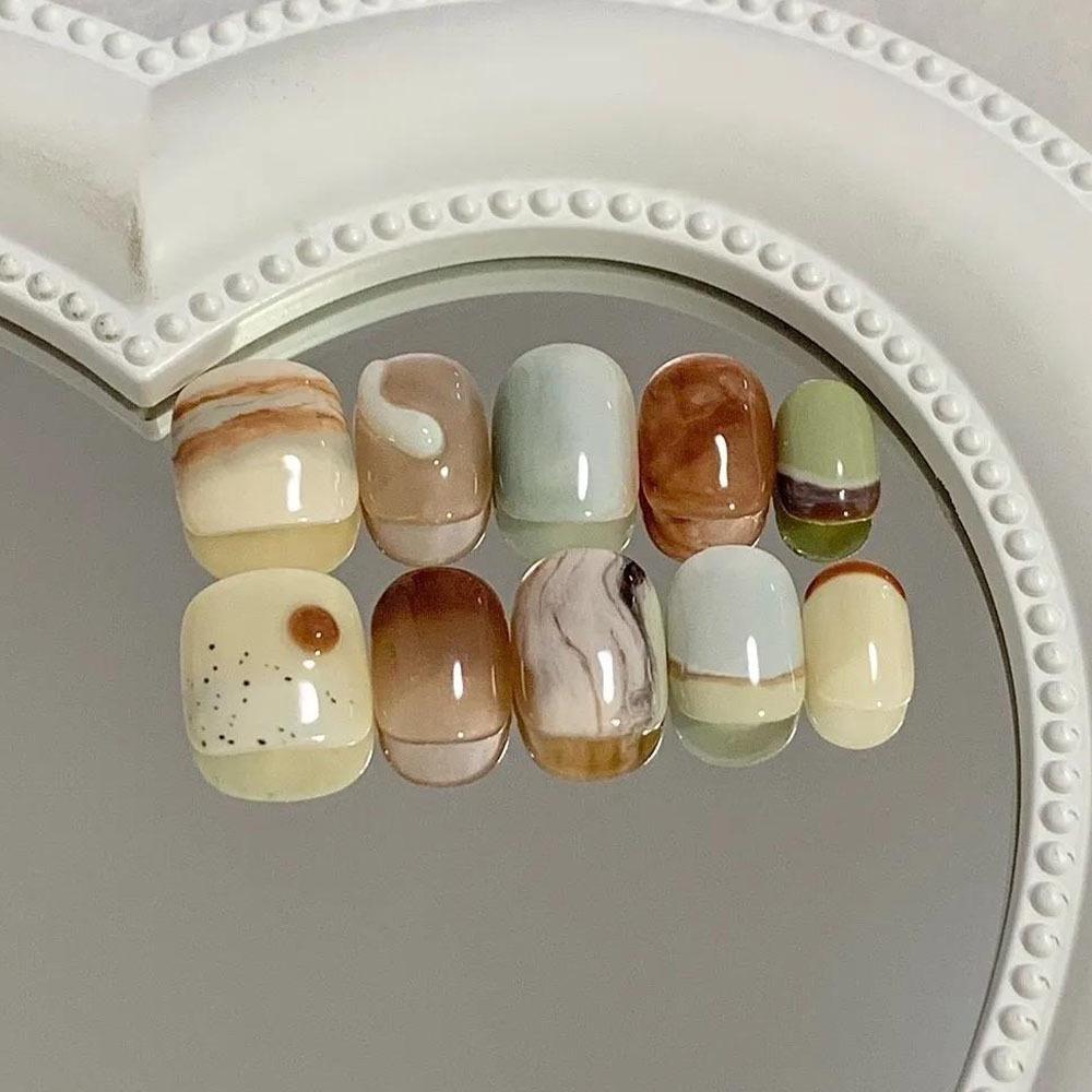 Morandi Gradient Stone Pattern Baroque-Style Nails with High-End White-Brightening Finish