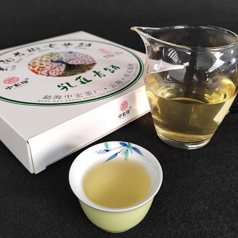357G Pu'er Tea Peacock Green Cake Raw Tea Cake Icelandic Old Tree Pu'er