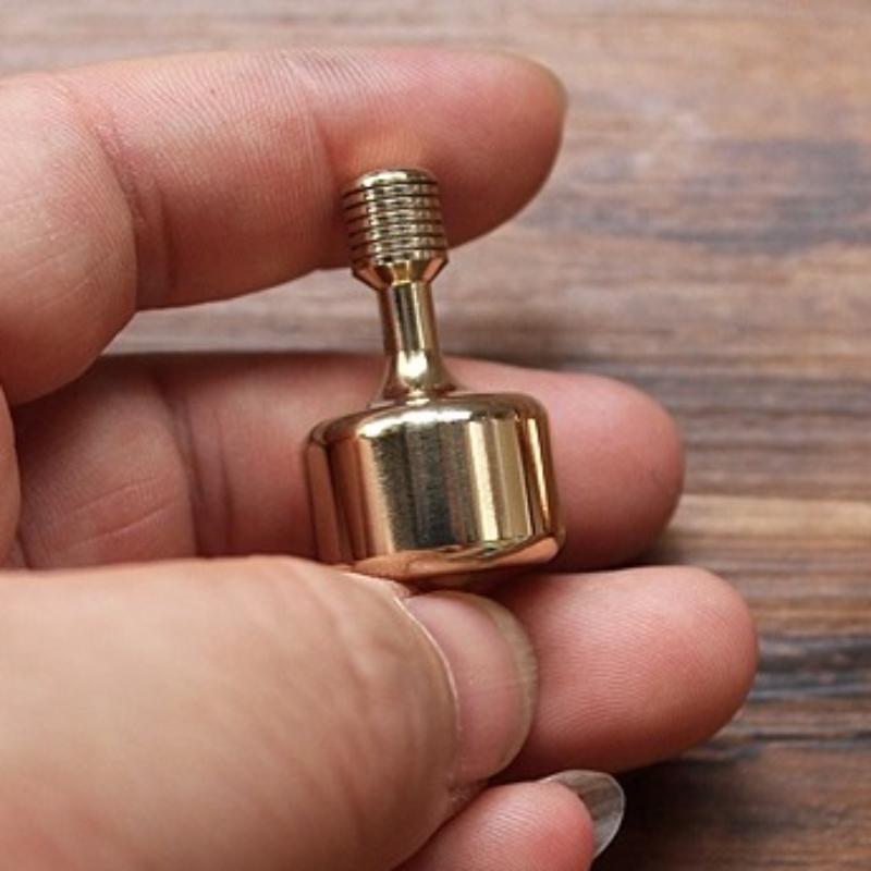 

Metal Hand Rotating Spinning Top Tip Gyro Edc Fidgeting Spinner Roller Relieve Stress Ease Plaything Counter Anxiety Office Desk Toys