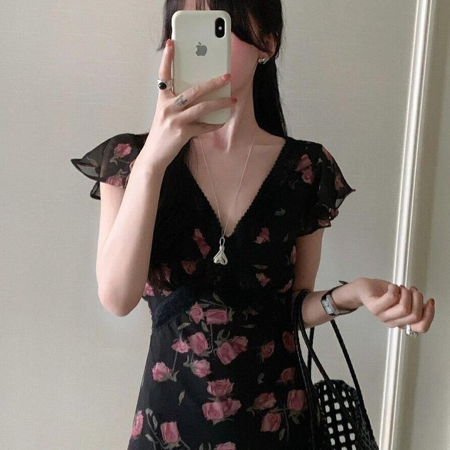 French Fashion Foreign Style V-neck Elegant Temperament Long Dress Women's Summer New Small Flying Sleeves Lace Edge Thin Dress