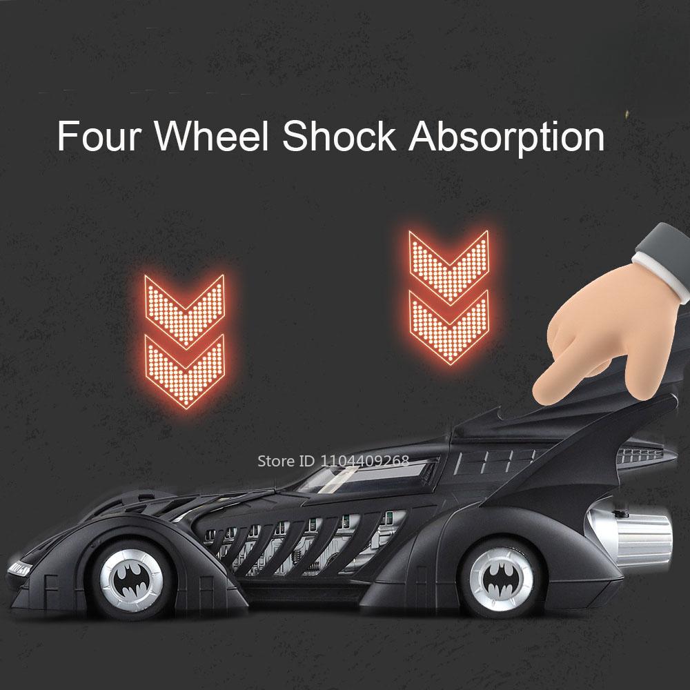 Large 1:18 Batmobile 1995 Car Model Toy Alloy Diecast Sound Light Spray Shock Absorption Vehicle Models Collectible Item