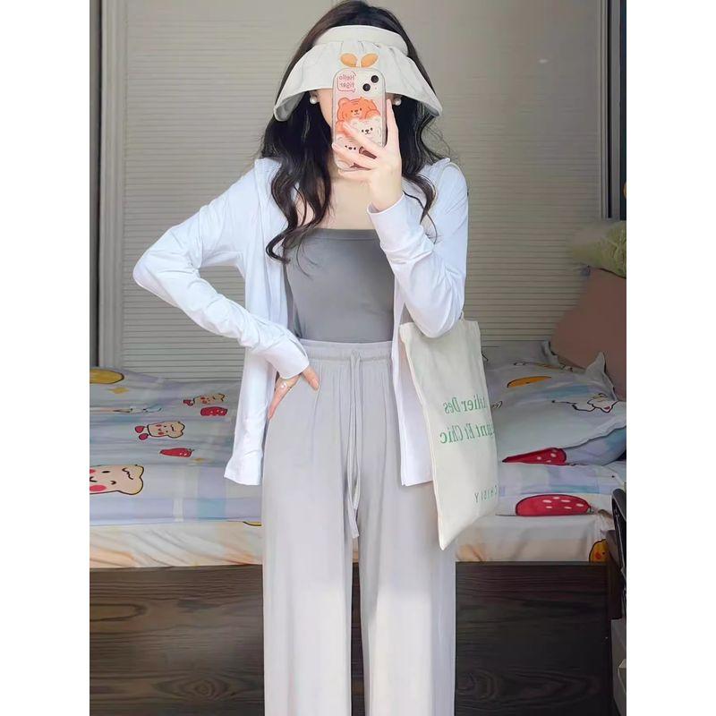 

Легкая одежда из ледяного шелка для защиты от солнца, женская, новинка 2023 года, летняя черная солнцезащитная одежда, дышащий тонкий кардиган, свободный, модный White L Recommended 52.50 kg-57.50 kg