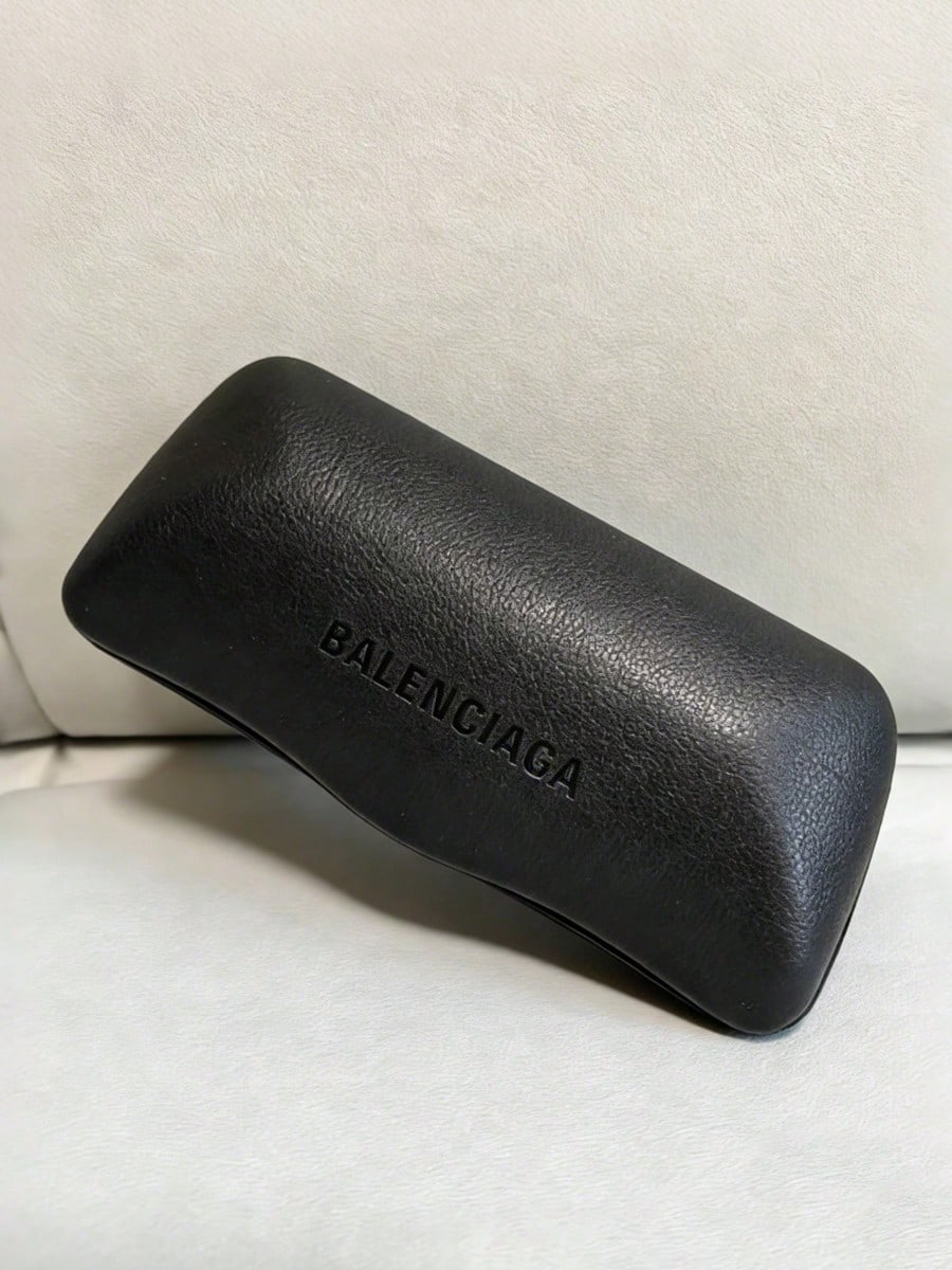 Balenciaga Black Hard Shell Eyeglasses Case чёрный