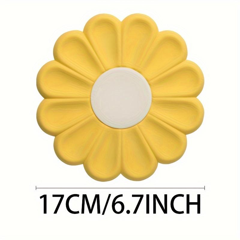 

1pc Silicone Trivets Mat Heat Resistant Non-Slip Pot Holder Pad 3.74inch 6.69inch 8.66inch 3 Sizes for Hot Pots & Pans, Cute Daisy Kitchen Gift 17cm/6.7inch жовтий