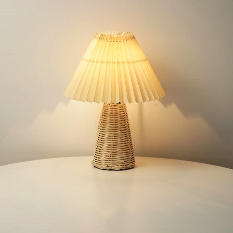 European Bedroom Table Lamp Bedside Nightstand Light Handmade Rattan Pleated Aesthetic Vintage Lamp Decorative Room Night Light