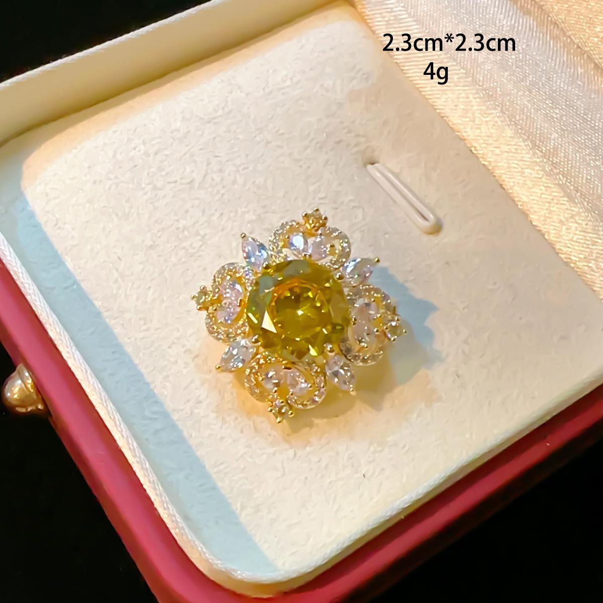 

Изумрудный Циркон Драгоценная Брошь: Роскошная женская булавка от оголения, атмосферный аксессуар для лацкана и воротника.