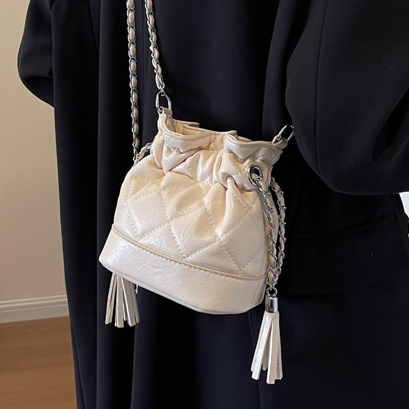 Trendy Street Style Women s Bag With Fringe And Chain Details белый