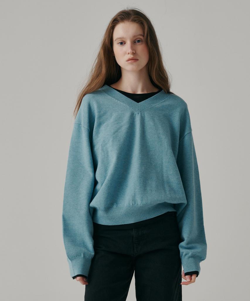 Banillaniteu Blooming Loose Fit V-Neck Knit