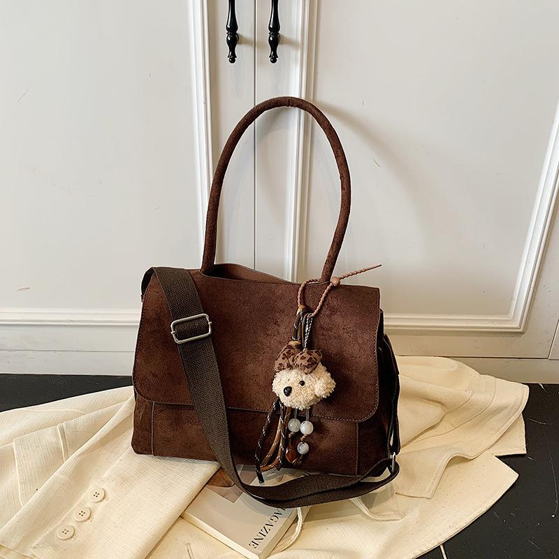 Retro matte large-capacity bag women's 2025 new fashion commuter shoulder messenger bag going out portable tote bag