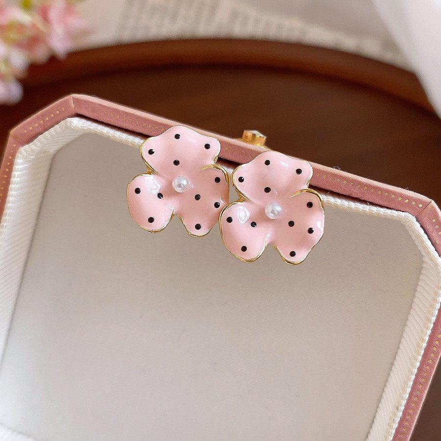 Pearl Flower Polka Dot Earrings 2026: Stylish Drip Oil Floral Clusters, Trendy Studs