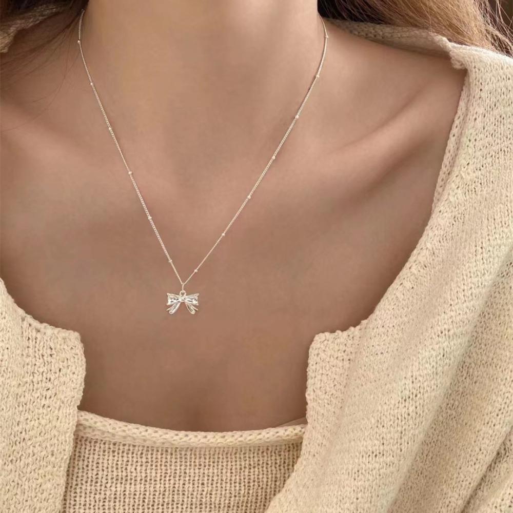 Simple Temperament Stainless Steel Sliver Color Bowknot Pendant Necklace for Women Exquisite Sweet Valentine's Day Jewelry Gift