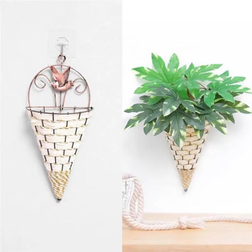 1Pcs Flower Basket Vase Rattan Wall Hanging Pot Planter Rattan Vase Basket Decor Wall-mounted Wrought Iron Natural Wicker