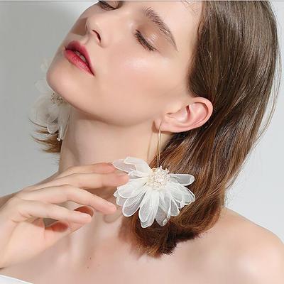 Holiday Wind Fairy Fabric Flower Earrings Mori Earrings Female Fashion Temperament Fresh Earrings.