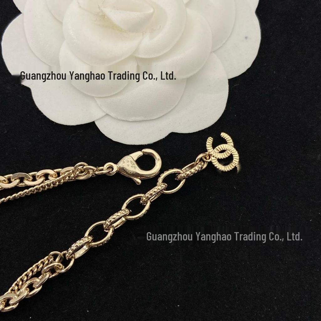 Colier Seiko de Înaltă Calitate cu Embosare Dublă C și Brățară Avansată cu Diamante