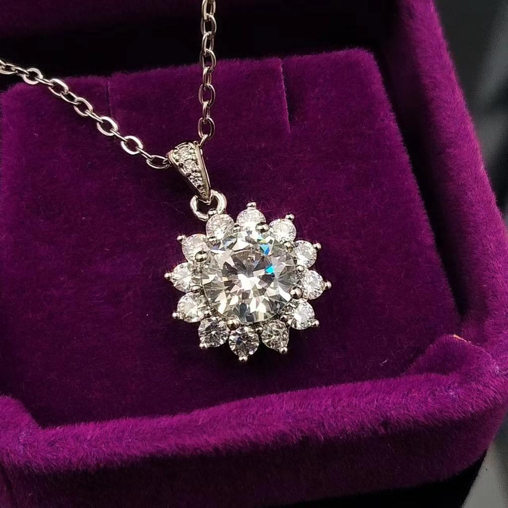 Jewelry Imitation 2 Carat Zircon Sunflower Necklace Women's Silver Plated Zircon Pendant Clavicle Chain