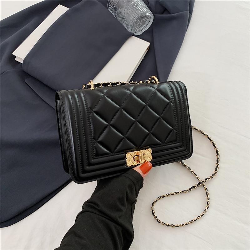 

Трендовая простая маленькая квадратная сумка 2024 лето новая корейская версия простая сумка-мессенджер простая повседневная на плечо маленькая квадратная сумка женская чёрный