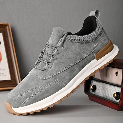 Sneaker classica in pelle da uomo