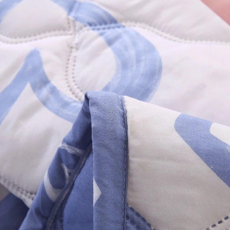 New Skin Friendly Quilted Summer Quilt and Pillowcase or Single Quilts Soft Breathable Washable Thin Comforter Double Blanket