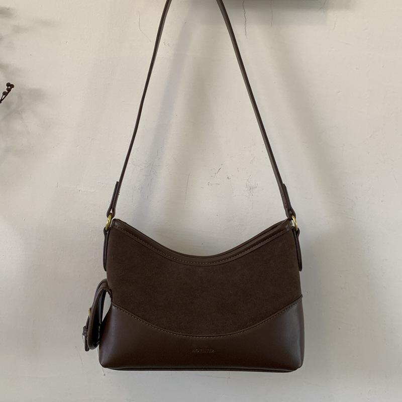 

2025 осень новая нишевая сумочка модная для поездок на работу большая вместимость высокая ценность зарубежный стиль подмышечная маленькая квадратная сумка женская сумка кофейный