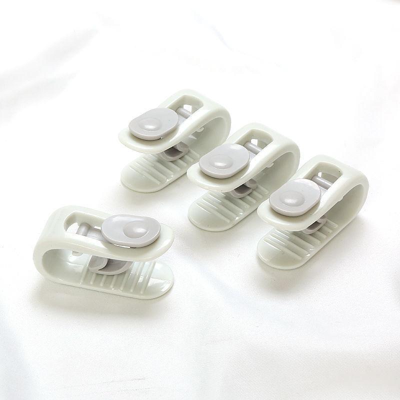 4 Pack Quilt Clips for Bedding, Duvet Comforter Holder Fasteners with Locking Pins, Sheet Blanket Clips