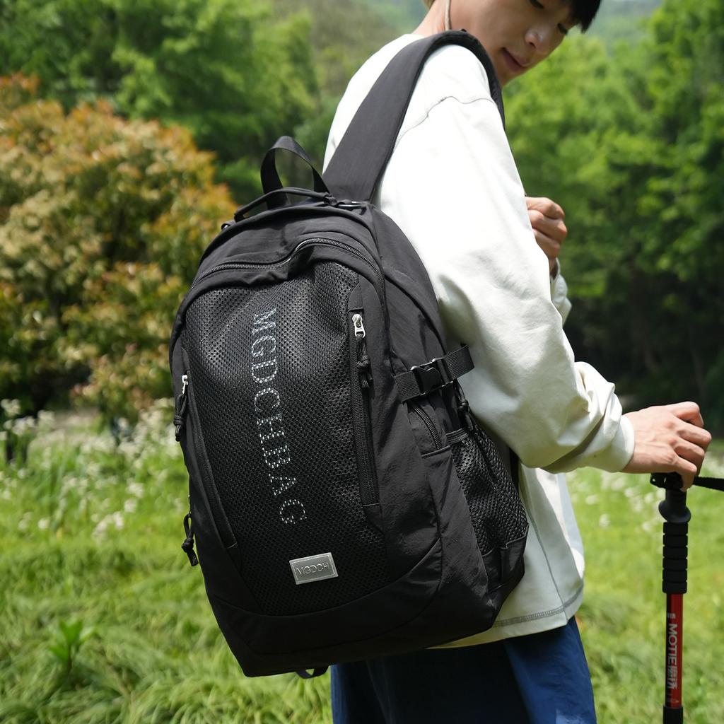 Schoolbag simple backpack for men and women Korean version junior high school boys schoolbag large capacity college style computer leisure travel