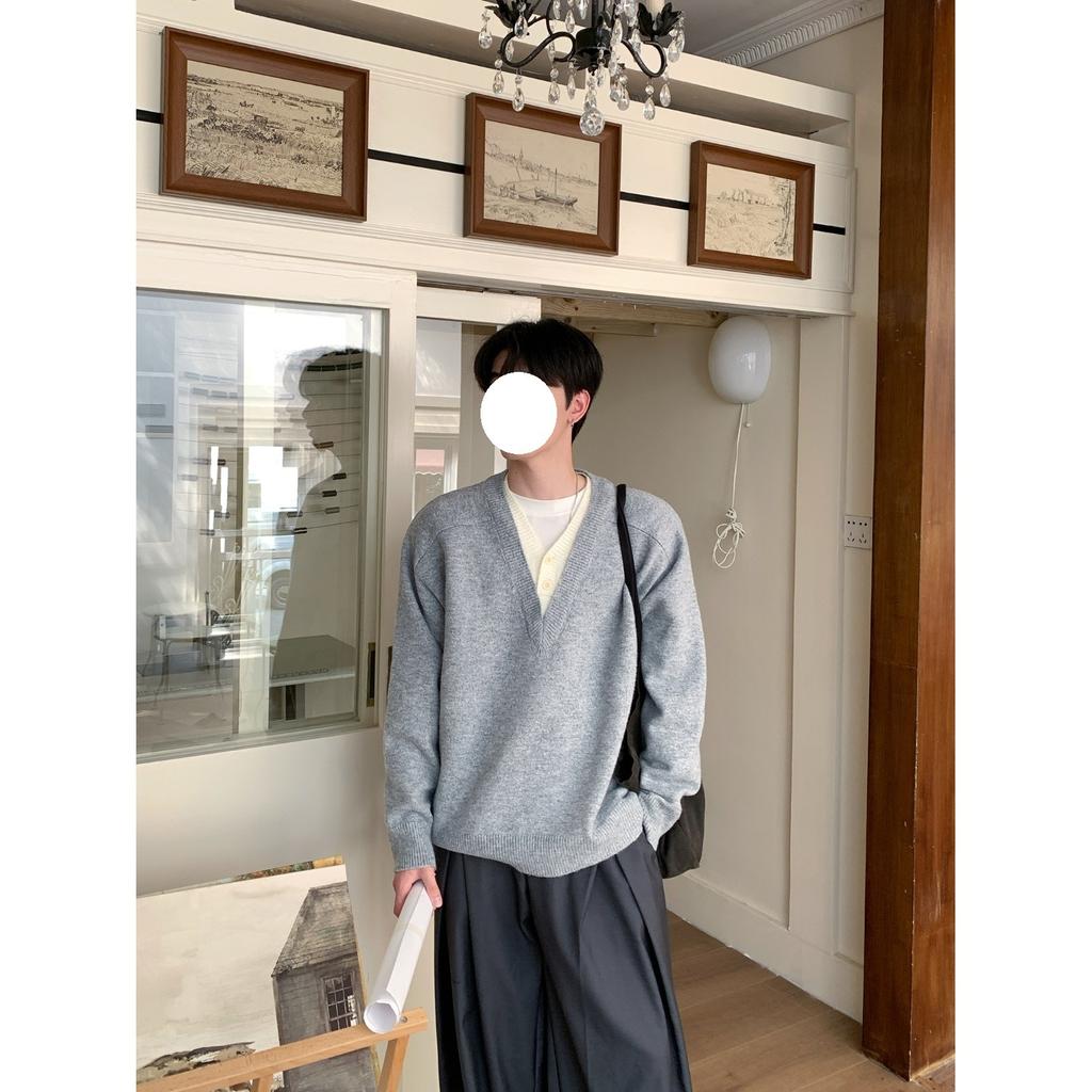 Dark gray V-neck fake two-piece knitted sweater jacket men's autumn wear Korean version of college style lazy bottoming sweater