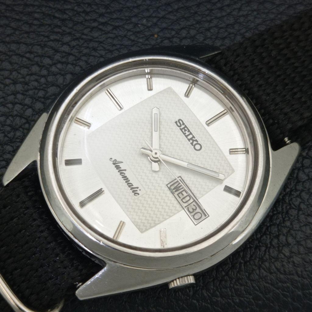 VINTAGE SEIKO AUTOMATIC 7009A JAPAN MENS SILVER COLOR DIAL WATCH a708593-1