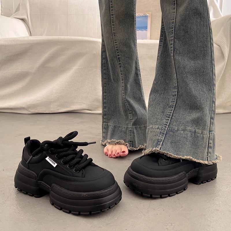 

Muffin versatile little white shoes women s spring and summer niche thick baseplate shoes new height-increasing casual sports shoes 35 чёрный