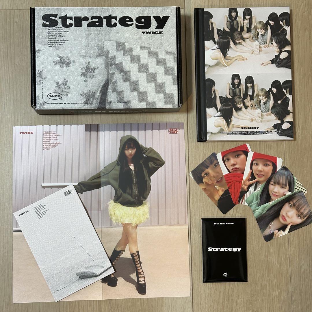 

[USED] TWICE ‘Strategy’ regular edition Jeongyeon included semi-complete set with bonus