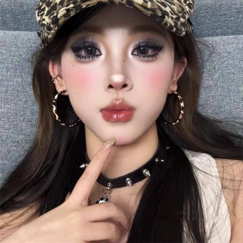 Gothic Dog Paw Rivet Leather Choker – Punk Clavicle Necklace