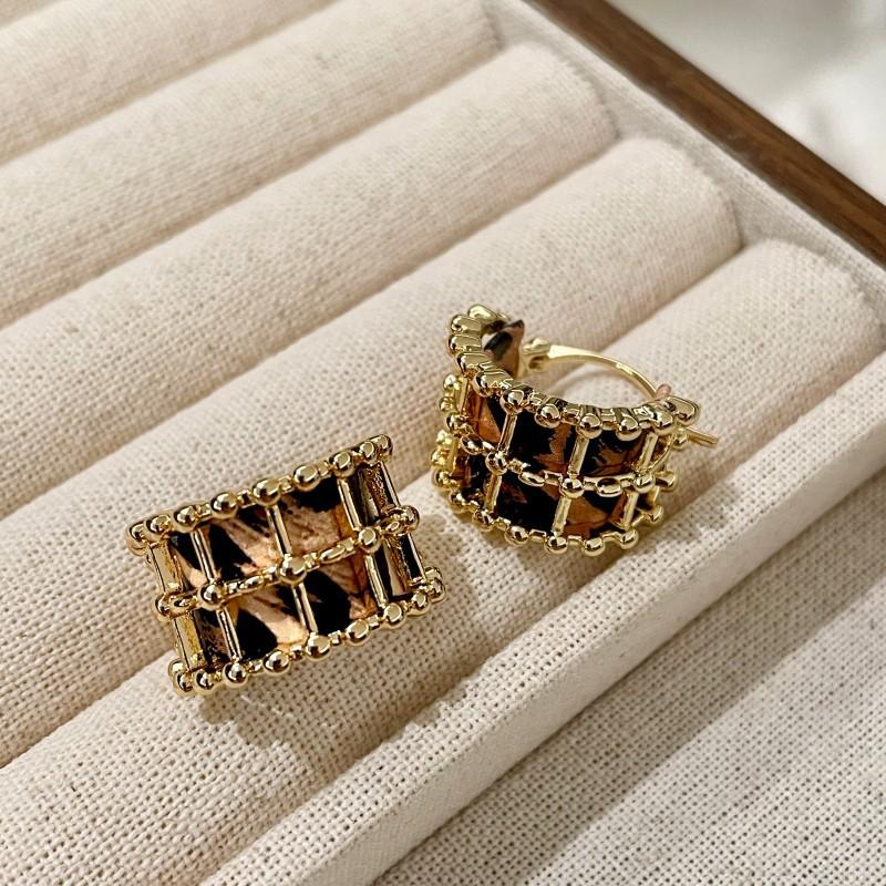 Natural tiger's eye stone series stud earrings for women Maillard exquisite retro earrings niche light luxury high-end temperament earrings