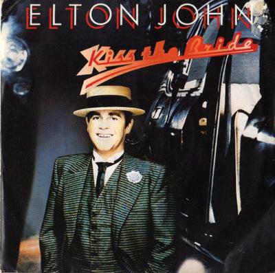 Disque 7 pouces ELTON JOHN - Kiss The Bride EJS2 The Rocket Reco 1983 UK Rock Occasion