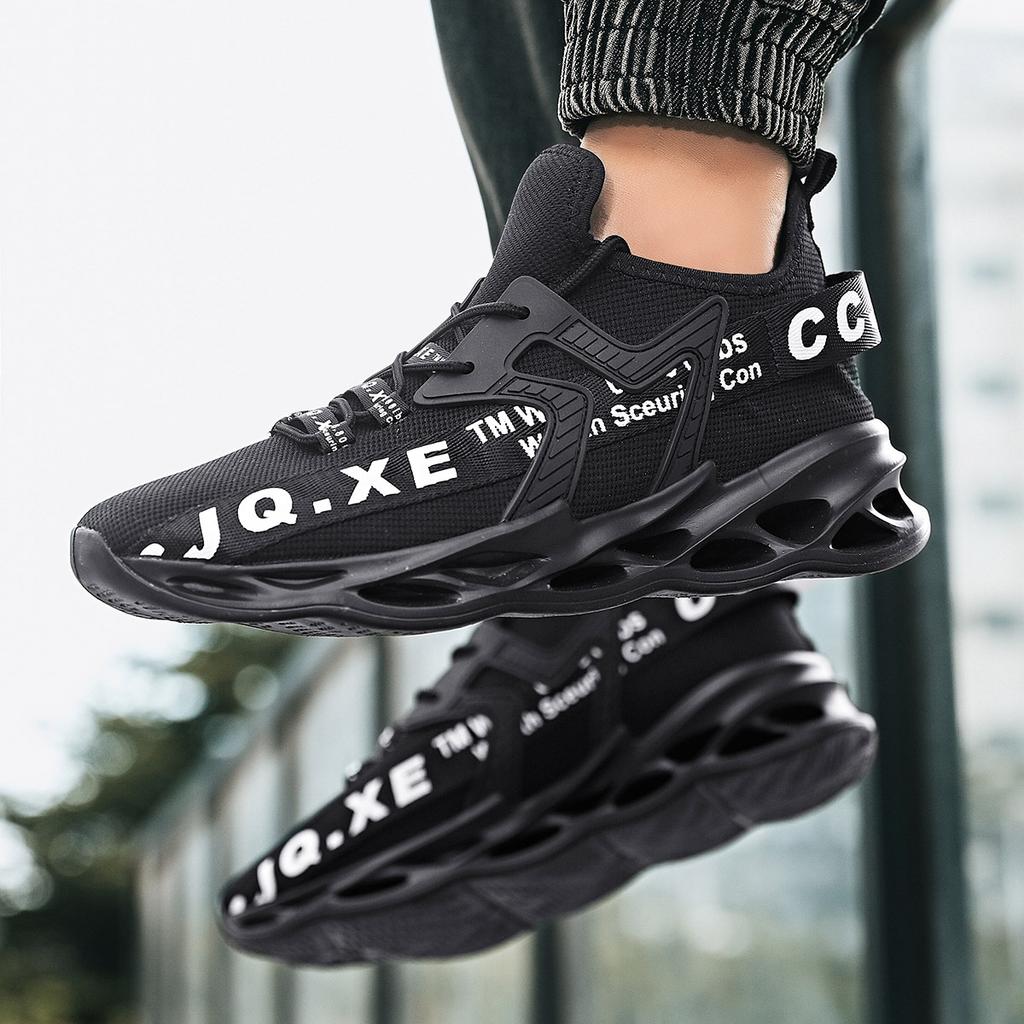 Ultra-light Large-size Sports Men's Shoes Fly-woven Breathable Foot Cover Lightweight Dad Shoes Casual Student Blade Running Shoes Men