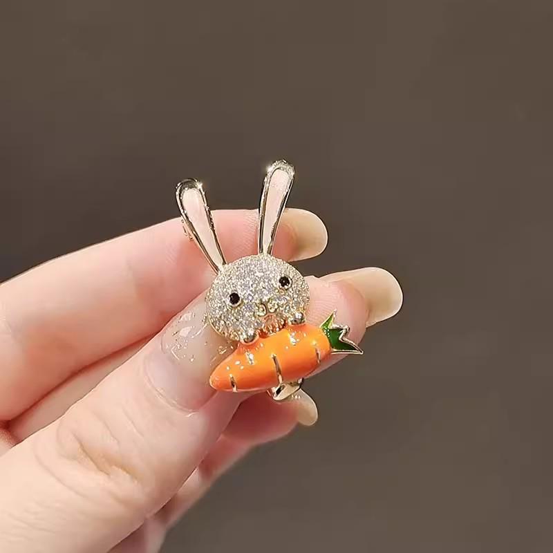Chic Rabbit Brooch: Trendy Anti-Exposure Pin for Sweaters & Cardigans
