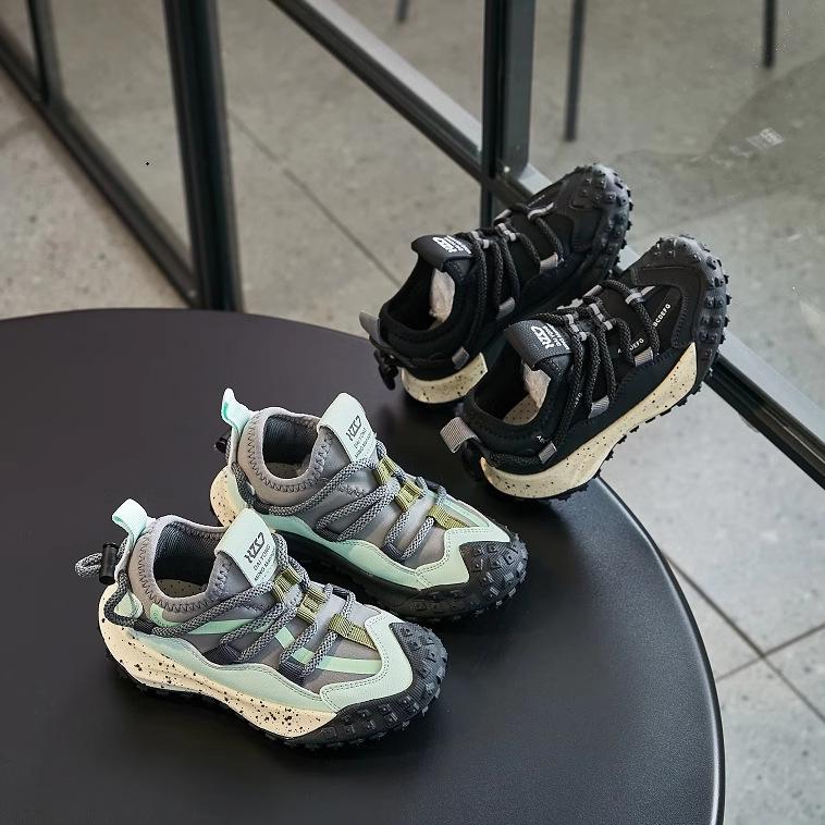 Boys' shoes 2025 new autumn tide brand children's mountaineering shoes spring and autumn middle-aged and older children's sports running shoes girls