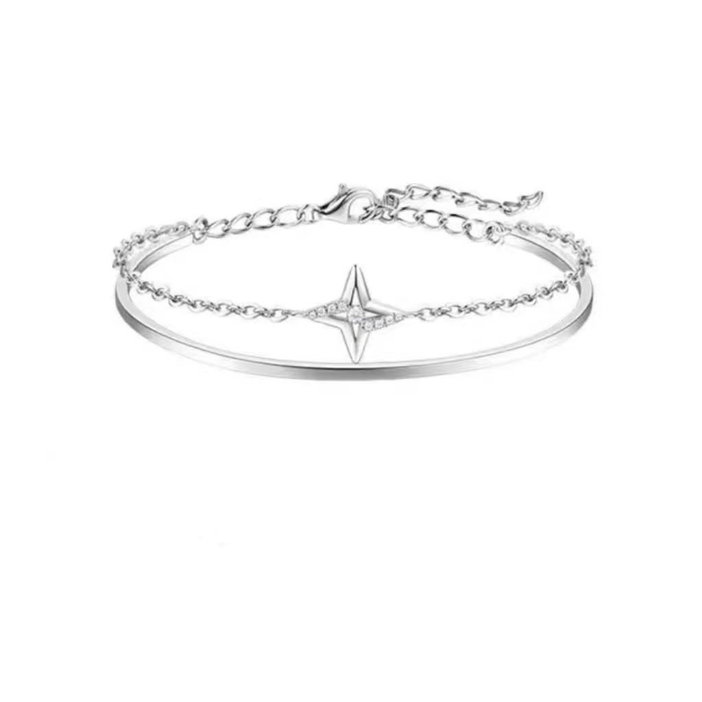 Alloy Stylish Heart Bracelet For Women Modern Highend Fashion Hand Ornament