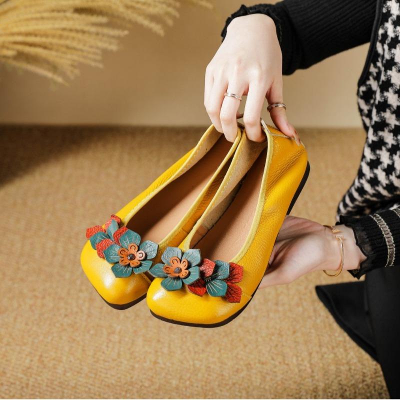 Spring Shallow Mouth Retro Leather Flat Bottom Comfortable Flower Single Shoes Soft Sole Women's Shoes Do Not Fall Off the Heel
