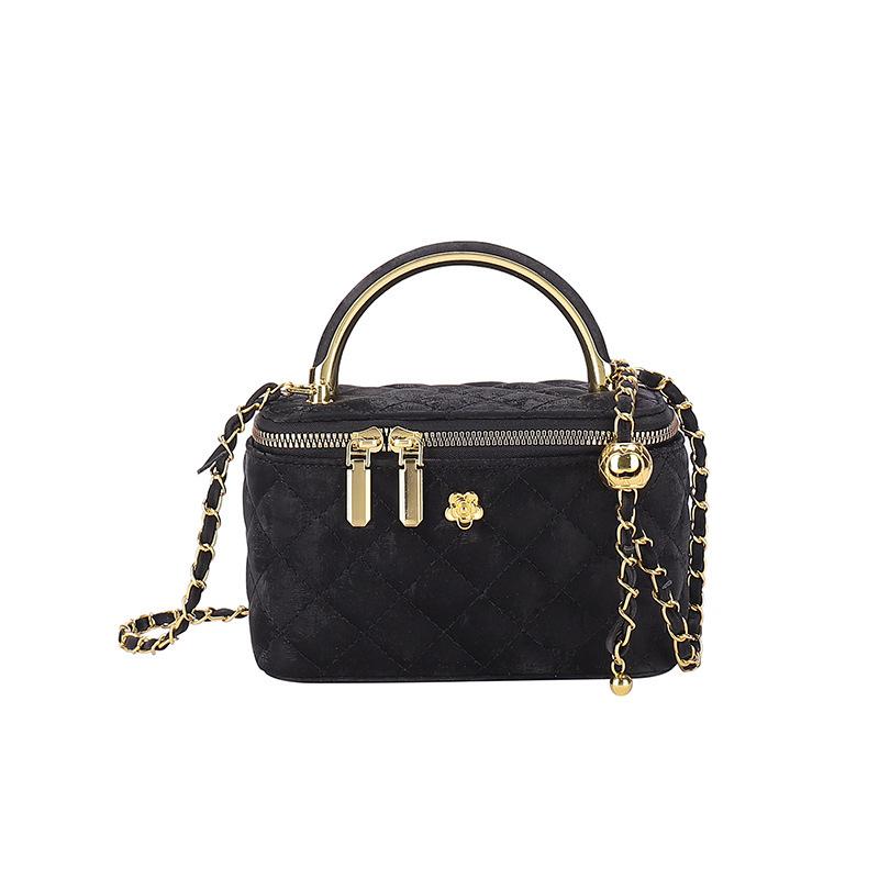 

Women s Small Square Purse, Retro Minimalist with Golden-Tone Chain Strap, Zipper Closure, for Casual & Formal Outfits Crossbody Bag чёрный