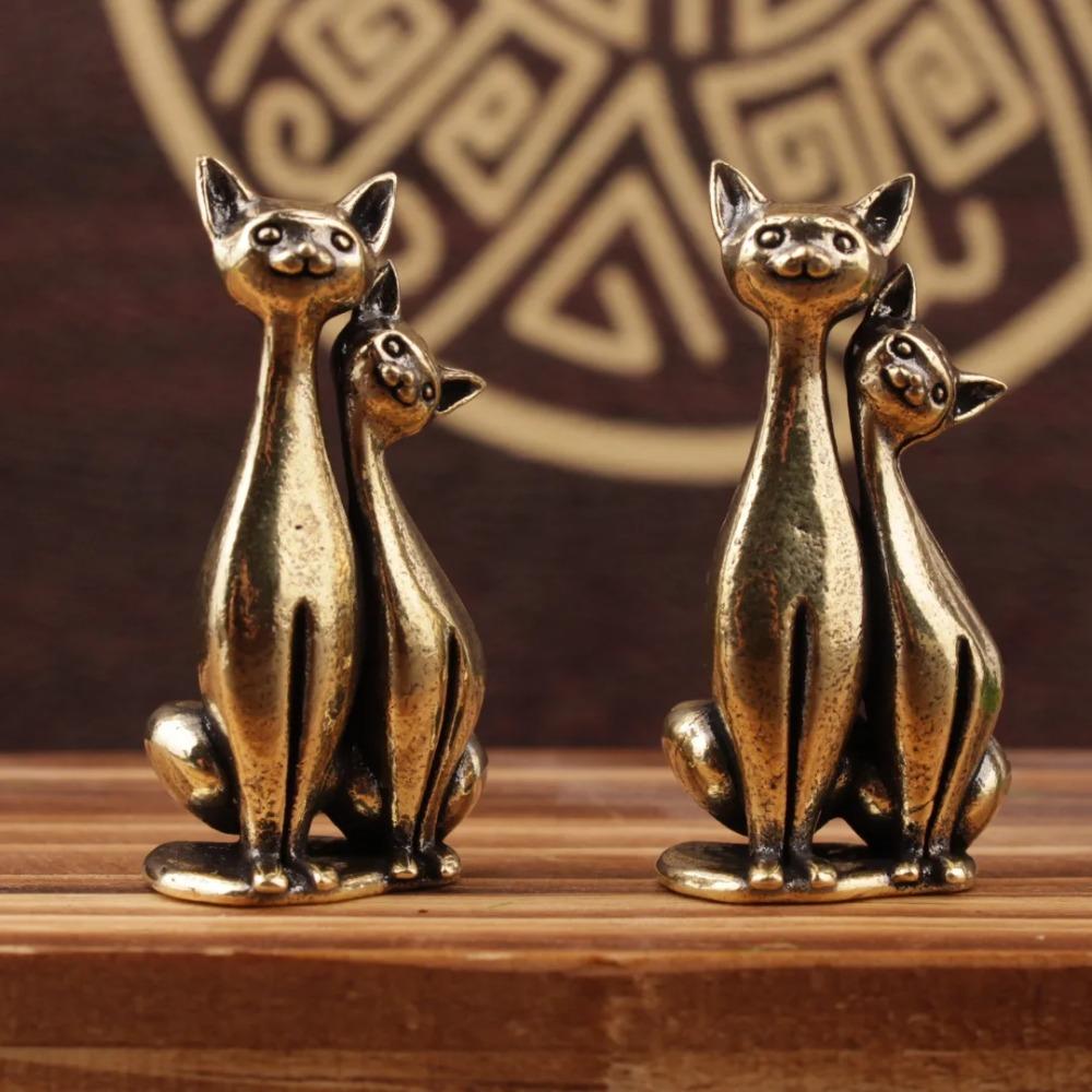 Couple Cat Ornament Vintage Brass Sculpture Art Piece Intertwined Loving Cats Artwork for Home Office Cat Statue Home Decoration