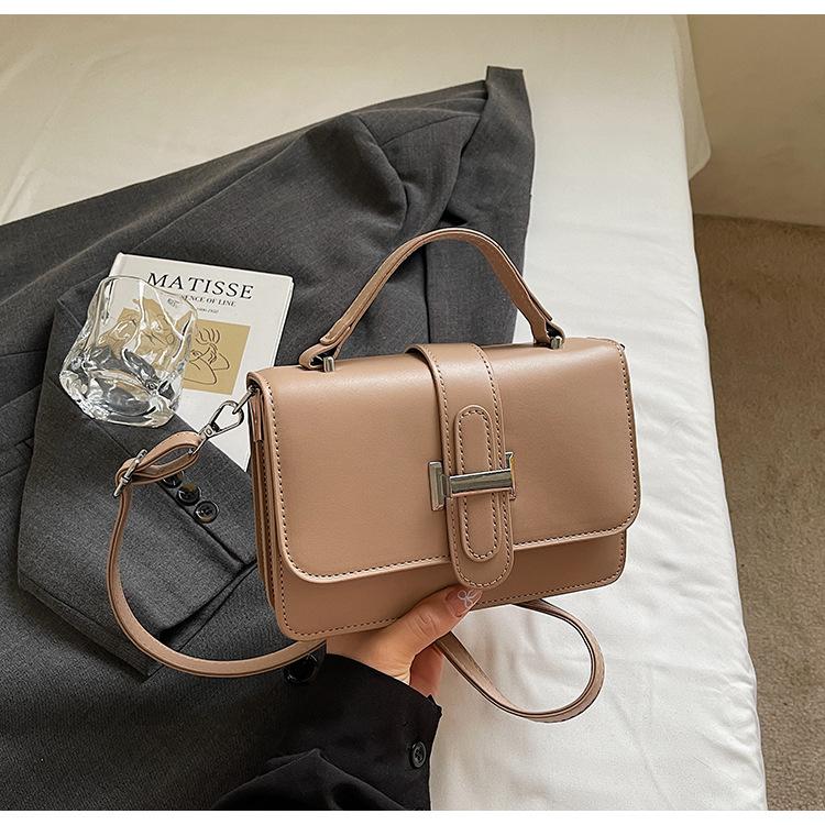 

Stylish and simple portable small square bag women s bag 2025 new retro high-end shoulder bag casual commuter messenger bag хаки