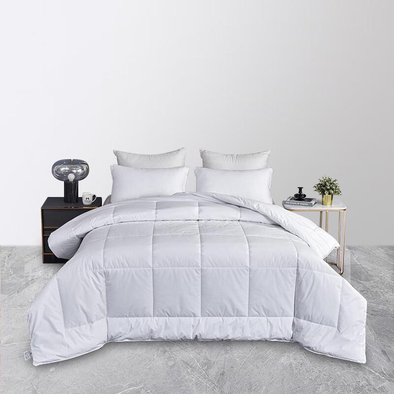 White Hotel Cotton Summer Quilt