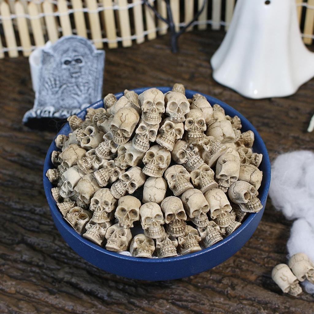 Halloween Skull Resin Ornament Set: 40-Piece Micro Landscape Décor & Flower Pot Paving Stones.