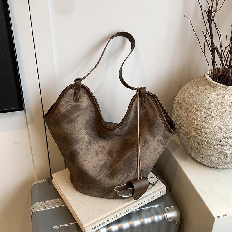 Simple large-capacity bag women's new fashion versatile casual shoulder bag commuter tote bag
