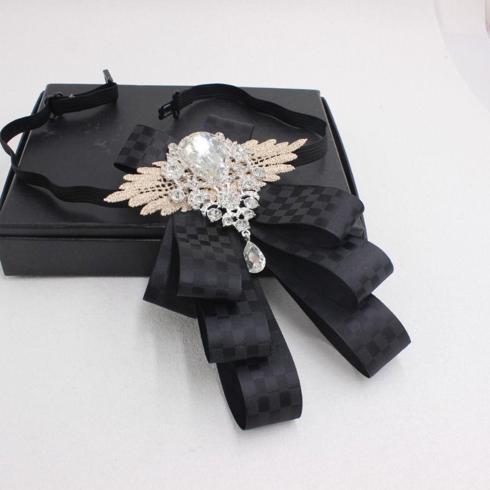 Fashion Retro Rhinestone Collar Flower Crystal British Style Gentleman's Bow Tie Business Vintage Men's Suit Accessory Man