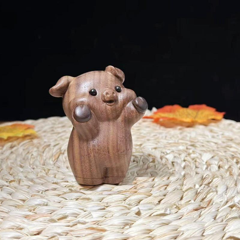 

Black Walnut Wood Carved Cute Pig Statuette Phone Holder Desktop Ornaments Home Decoration Solid Wood Zodiac Pig Birthday Gift