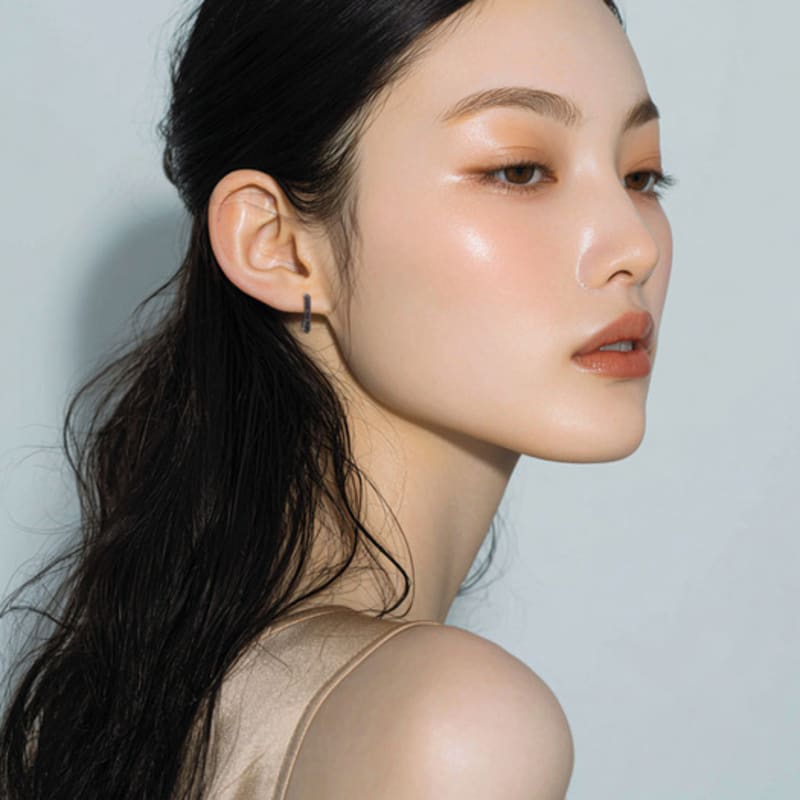 AUGUST ALICE Lumi Linea Square Black Ring Earring