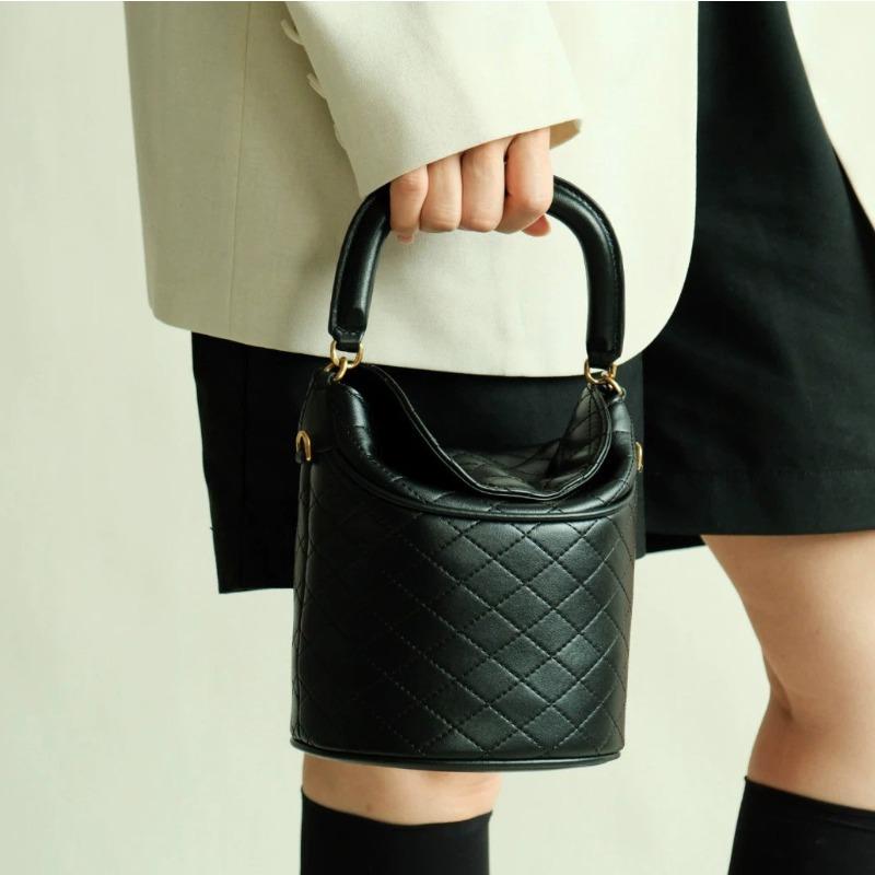 New Leather Bucket Bag Classic High-end Sense Versatile Diamond Chain Fashion Messenger Women's Bag