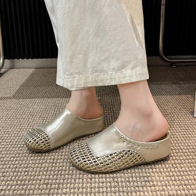 Französische gewebte atmungsaktive Tasche Kopf Hausschuhe Damen Sommerbekleidung 2025 neu modisch und bequem Innen erhöhende flache Sandalen