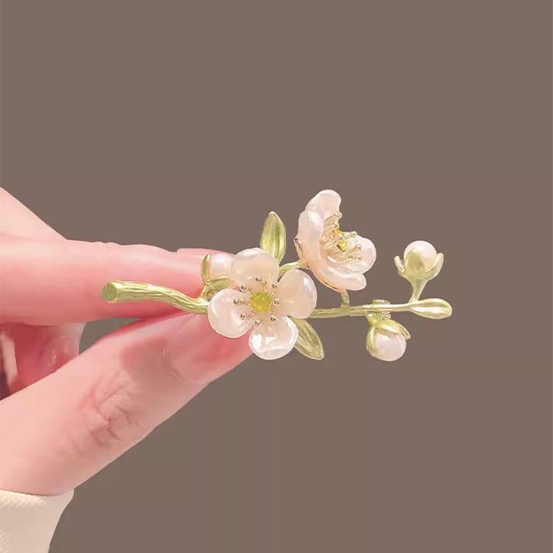 Artistic Green Jasmine Brooch, Plant Flower Pearl Brooch, Retro Style Suit Anti-glare Pin